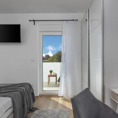 Σπίτι διακοπών 4 Bedroom Cozy In Dubrava Kod Sibenika Dubrava (Sibenik-Knin)