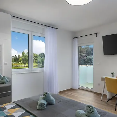 Σπίτι διακοπών 4 Bedroom Cozy In Dubrava Kod Sibenika Dubrava (Sibenik-Knin)