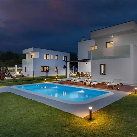Σπίτι διακοπών 4 Bedroom Cozy In Dubrava Kod Sibenika