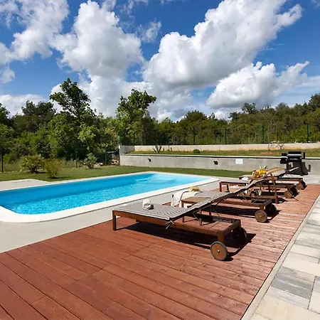4 Bedroom Cozy In Dubrava Kod Sibenika *